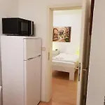 Schlafschoen Monteurunterkunft アパート